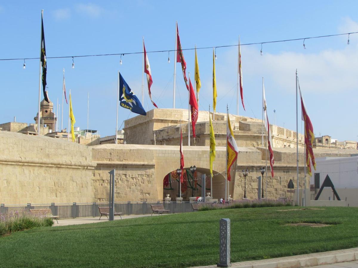 Vittoriosa' Seafront 2 Bed Highly Furnished Apartment Exterior foto