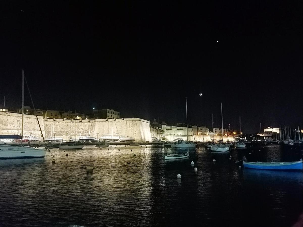 Vittoriosa' Seafront 2 Bed Highly Furnished Apartment Exterior foto